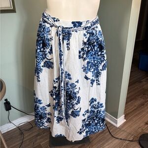 H&M White Midi Skirt with Blue Floral Print